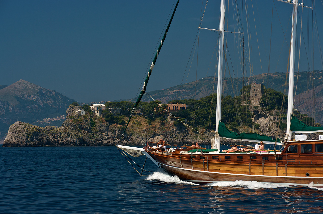 Private yacht charter in Italy the land of endless beauty and