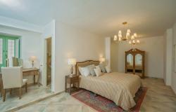 Luxury Newly Renovated 2 Bed Italian Palazzo Apartment  - Palazzo Maratea 27