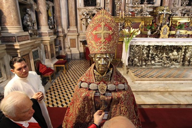 The Feast Of San Gennaro In Naples Waiting For The Miracle