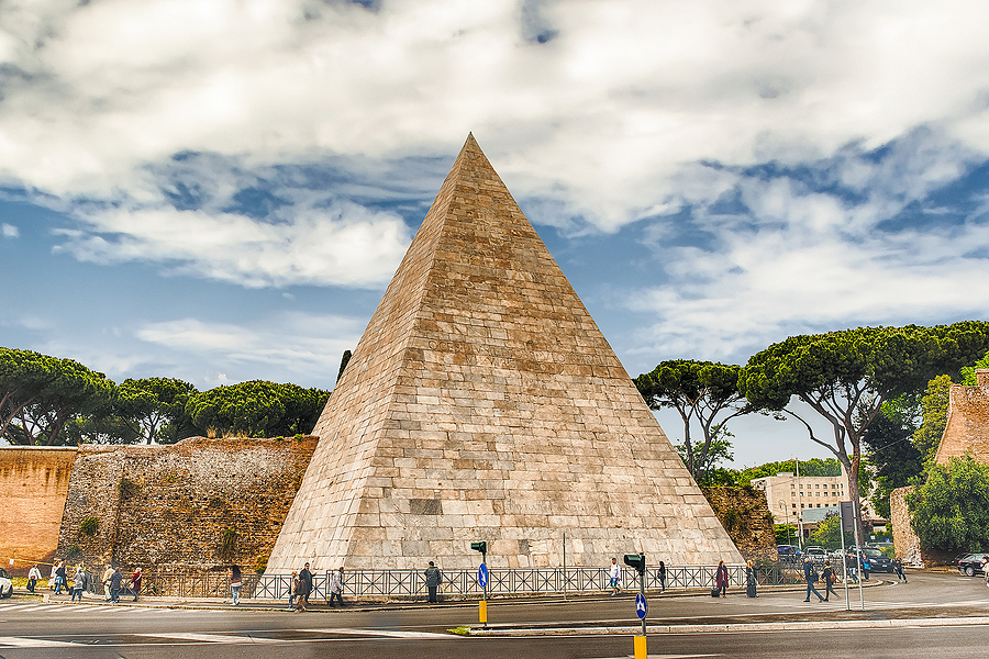 Four Places in Italy That Will Remind You of World Famous Landmarks ...