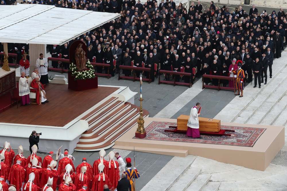 Mourners Gather In Vatican City For The Funeral Of Pope Benedict XVI ...