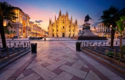 Milan's empty Piazza del Duomo