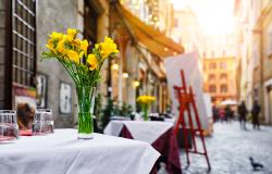 Restaurant in Rome with tables outside on the street