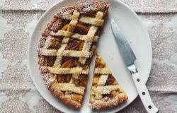 peach crostata