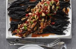 black pasta with mussels