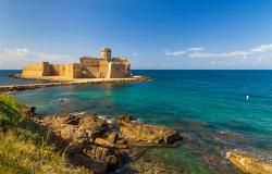 Isola di Capo Rizzuto Blue Flag beach in Italy 