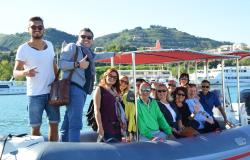 Boat excursion along the coast of Tropea, Calabria.