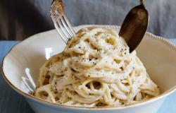 Bowl of Spaghetti cacio e pepe 