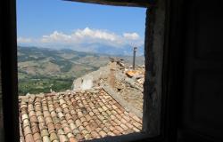 Stone structure, studio flat, amazing views in the town center 12