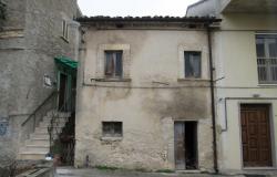 Stone town house, vaulted ceilings, garden, extendable. 0