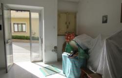 Renovated town house, in the center of the village, 7km to the beach, 130sqm, 3 bedrooms, garden. 3