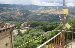 Stone town house, habitable, from 1810 with 3 bedrooms, 50sqm cellar and amazing mountain views, perfect for roof terrace. 0