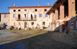 Ancient Country House with Land