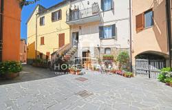 Renovated terraced house in historic centre 0