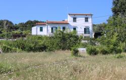 Sea front estate, 300 meters to the beach, recently restored, detached, 8 bedrooms, 2000sqm of garden, garage, private spot amazing sea views 1