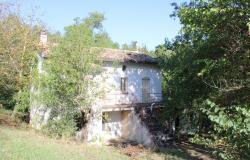 Farmhouse of 110sqm, 4 beds, 3500sqm of crop land, barn 100sqm to convert, original character easy access  0