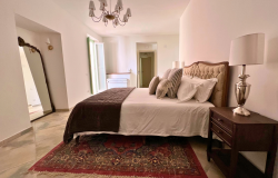 Luxury Newly Renovated 2 Bed Italian Palazzo Apartment  - Palazzo Maratea 4