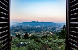 Authentic Tuscan Farmhouse with Panoramic Hillside Views 8