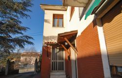 Freestanding House with Garden Close a Few Steps from the Village Center - SLC001