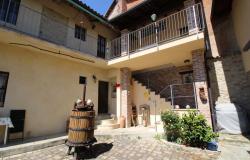 House with Pool Amid Vineyards / BLV029