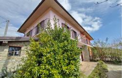 Graceful House with Garden and Panoramic Vistas / MZN061 1