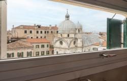 Venice – wonderful penthouse with view over the Miracoli church and an amazing roof terrace. Ref. 196c 14