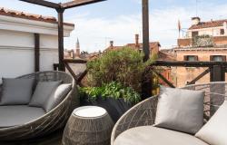 Venice – wonderful penthouse with view over the Miracoli church and an amazing roof terrace. Ref. 196c 14