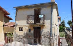 Town house with 500sqm of garden, from the 1900s, semi-restored, open views, 12km to beach  1