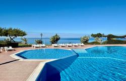 Coast of Gods, studio apartment with courtyard - Swimming pool and stunning views. Ref 48k 12