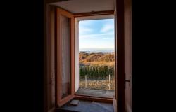 House in a Village with Pleasant Views and Small Garden /SVL010 3