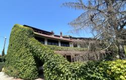 Villa with Garden and Terrace / VCF006