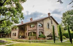 Elegant residence with 1 ha of land, swimming pool and tennis court / VNM004