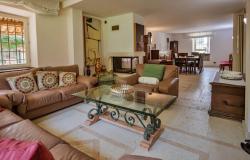 Elegant residence with 1 ha of land, swimming pool and tennis court / VNM004