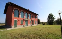 Free-standing House with Pool / CLR001