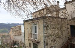 1850s, stone house of 130sqm with terrace, garden cellar and lake and mountain views 200 meters to center 0