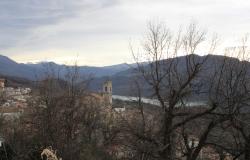 Stone structure from the 1800s, detached of 70sqm, new roof, with 200sqm of garden, amazing mountain and lake views, peaceful  0