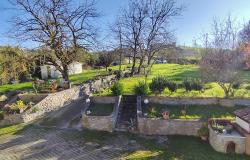 A Country House with Garden and Panoramic Views onto the Mountains / CLV024