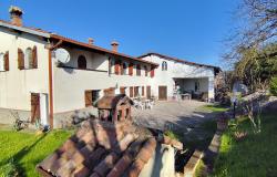 A Country House with Garden and Panoramic Views onto the Mountains / CLV024