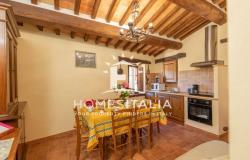 Authentic Tuscan farmhouse with pool, garden &amp;amp; panoramic views 11