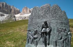 Fausto Coppi statue