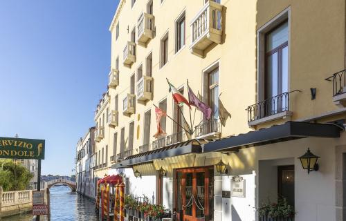 Baglioni Hotel Luna exterior