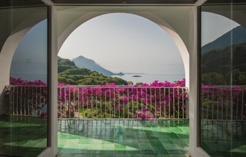 Sea view balcony at Santavenere