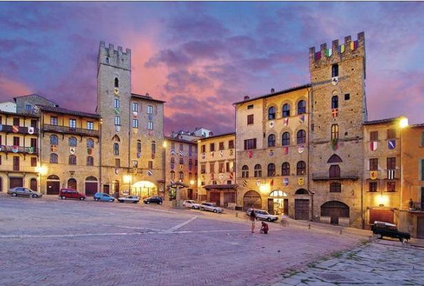 Piazza Grande Arezzo ITALY Magazine