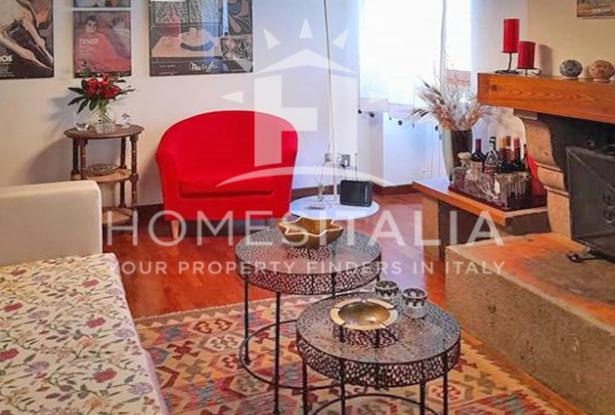 Renovated medieval duplex apartment with terrace 6
