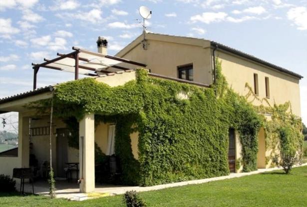 Farmhouse in Ascoli Piceno province Ref 234 0