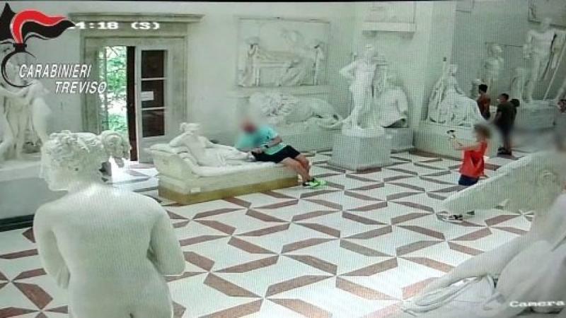 Austrian Tourist Damages Canova Sculpture While Posing for Photo