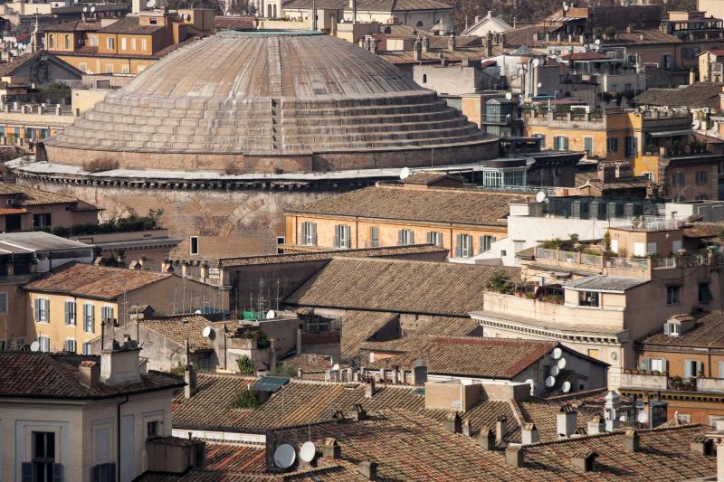 Aerial view of Rome featuring the dome of the Pantheon