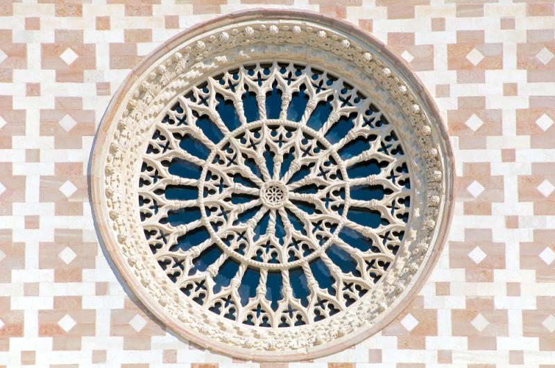 Rose window of Santa Maria di Collemaggio