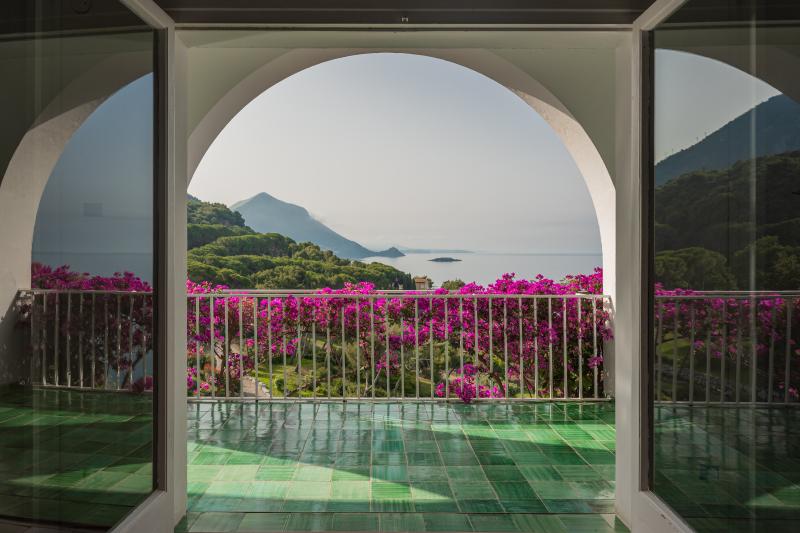 Sea view balcony at Santavenere