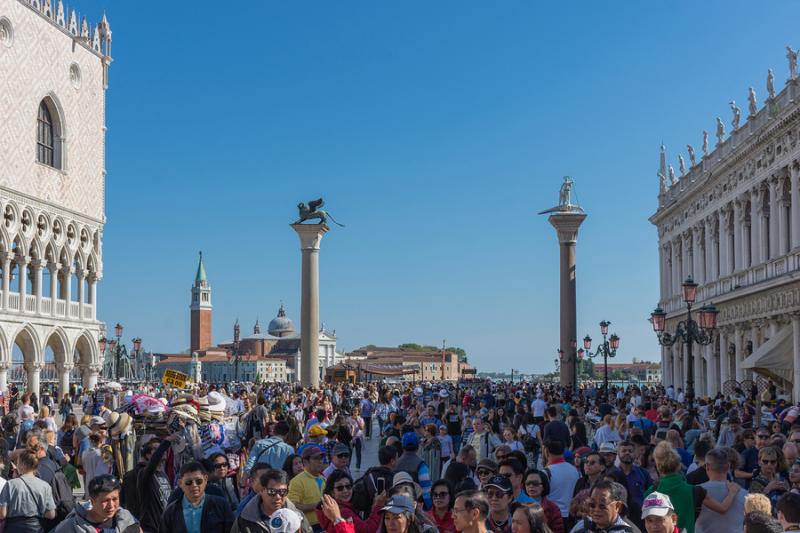 Crowds in Venice